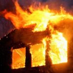 Kigyulladt egy családi ház, azonnal rohantak a tűzoltók