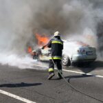 Lángolt egy gépkocsi az M3-ason – mentők, tűzoltók a helyszínen