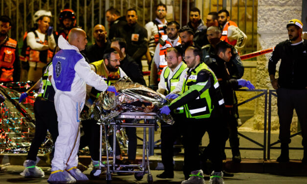 Legkevesebb nyolcan meghaltak egy jeruzsálemi zsinagógában végrehajtott fegyveres merényletben