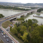 Baleset az Árpád hídon, forgalomkorlátozásra kell számítani