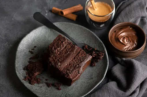 Tudod, mennyi mozgással égethetsz el egy tortaszeletnyi kalóriát? Meg fogsz lepődni