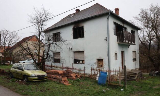 A halálos tűzeset helyszínén jártunk, szörnyű körülmények fogadtak a Fejlődés utcában (GALÉRIA, VIDEÓ)