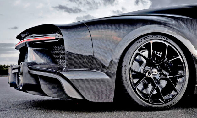 58 kilométerenként kér új abroncsokat a Bugatti Bolide és egy szett közel 3 millió forint