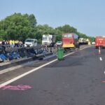 Baleset az M3-ason: negyven gyerek utazott a buszon