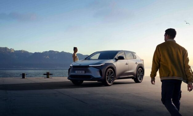 Máris igazítottak a Toyota furcsa nevű elektromos autóján