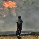 Tengerbe menekültek a lángok elől Krétán – halálos áldozatok Törökországban