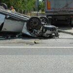 Horrorbaleset Hódmezővásárhelynél: szó szerint felnyársalta a kamion az autót – videó