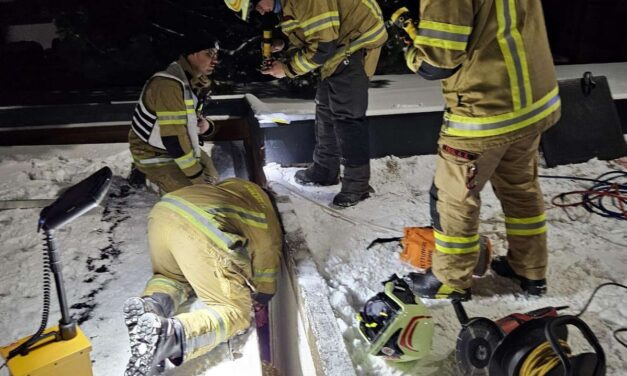 Szorult helyzetbe került egy részeg férfi Ausztriában, a tűzoltók szabadították ki