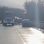 Súlyos baleset a 6-os főúton: egy autó a szemközti sávba sodródott és tűzoltóautóval ütközött (fotókkal) Frissítve!!