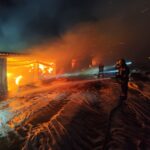 Mindent felemésztenek a lángok, fotókon mutatjuk a lajosmizsei csarnoktűz elleni harcot