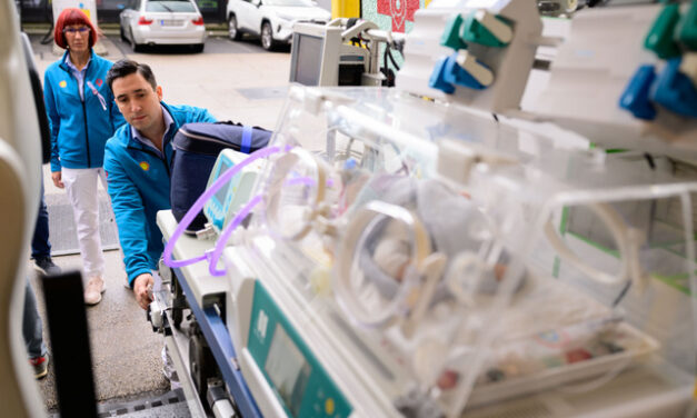 A legtöbben félreértik: ezért nem száguldhat a koraszülött mentőautó