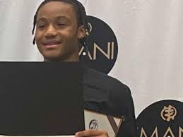 Gyászolnak a diákok – összeesett és meghalt egy 14 éves középiskolás fiú a kosárlabdaedzésén