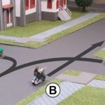 KRESZ-teszt: sokan ráhúzzák a kormányt a motorosra ilyen helyzetben – te mit tennél?