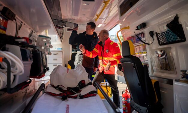 Rohantak a mentők, 15 éves fiú kezét roncsolta szét a petárda