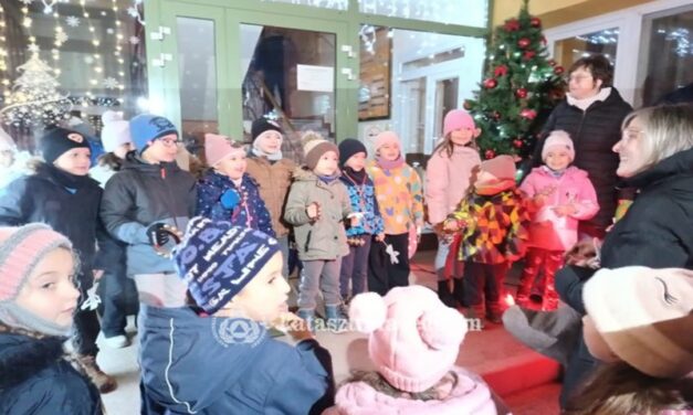 Jászberényben a tűzoltók is csatlakoztak az ünnepi programsorozathoz