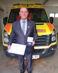 Az Országos Mentőszolgálat bejelentette – 42 év után nyugdíjba vonul a legendás mentős