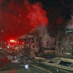 Pokoli tömegkarambol Japánban: 57 jármű csapódott egymásba a havas autópályán, ketten meghaltak