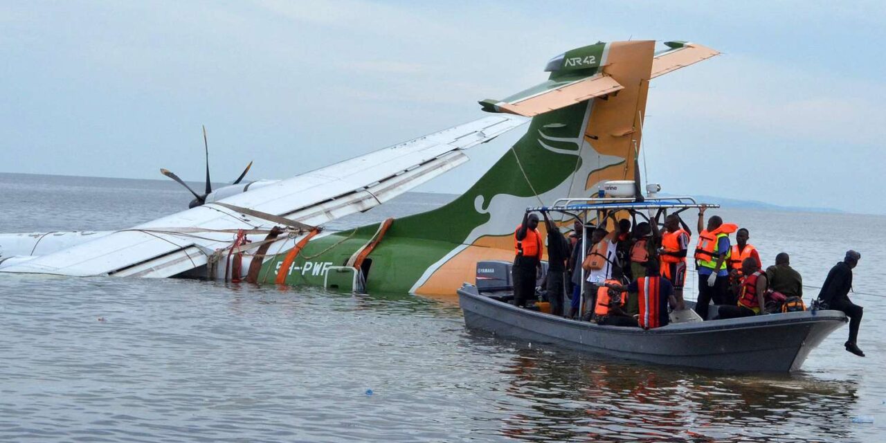Többen meghaltak, amikor lezuhant egy katonai kisrepülőgép