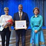 Majd’ 30 éve szolgál a hajdúnánási mentős, most polgármesteri elismerést vehetett át