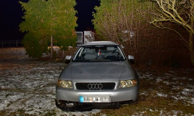 Magára hagytak egy kocsiban egy rémült ötéves kisfiút a hidegben