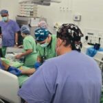 Elvágta a kislány állát a pesti snowboardos léce, rohantak a mentők