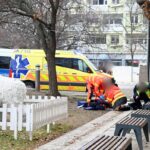 Sokkoló pillanatok a Kossuth téren, mentősök küzdöttek egy nő életéért