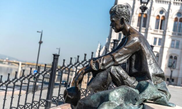 Fájdalmasan korán ment el a Munkácsy-díjas szobrászművész, most retrospektív kiállítás nyílt a munkáiból