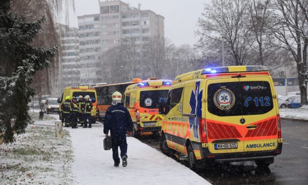 Mentők, rendőrök és tűzoltók az egyik zalaegerszegi iskolánál, rosszullétre panaszkodtak sokan (galéria, videó) – Frissítve