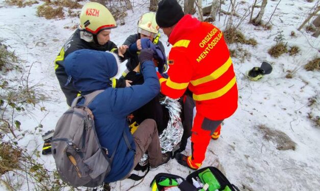 Sérült turistát mentettek az Írottkő-kilátóhoz vezető útszakaszon