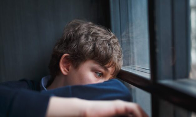 Társai előtt akaszthatta fel magát egy fogasra az ercsi általános iskola egyik diákja