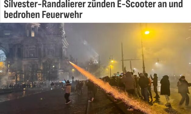 Rendőrökre támadtak a szilveszterezők Németországban + videó