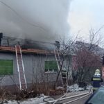 Szinte porig égett egy makói ház tetőszerkezete a pusztító tűzben – utánajártunk, mi okozhatta a történteket (galéria, videó)