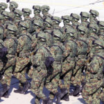 Újra bevezetik a kötelező sorkatonaságot – Háborúra készül Magyarország szomszédja