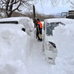 Brutális felvételek a szibériai télről: Kamcsatkában egész panelházakat lepett el a hó
