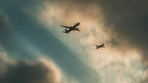 Hajszálon múlt a súlyos légikatasztrófa, alig kerülte el egymást a két utasszállító