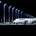 Mintegy 500 utas éjszakázott repülőgépeken a müncheni reptéren