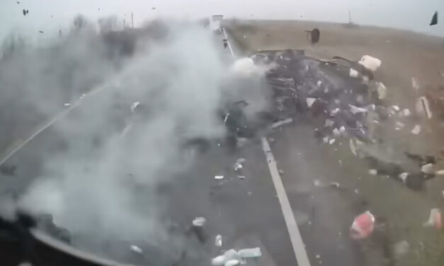 Videón a 7 halálos áldozattal járó baleset – megrázó felvétel 18+