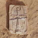 1400 éves kereszt bizonyítja: békésen élt egymás mellett a kereszténység és az iszlám az Arab-félszigeten