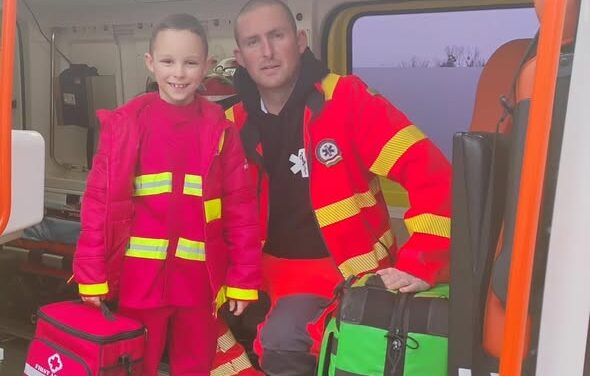 Ledobták a cukiságbombát a mentők (fotók)