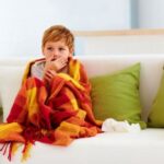 Ezt tegyük otthon, ha kruppos lesz a gyerek – videón a mentősök tanácsai