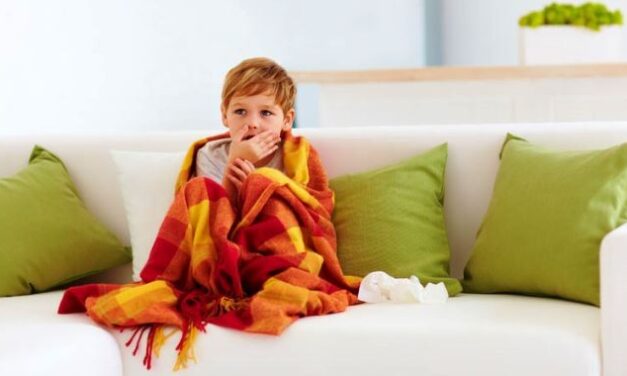 Ezt tegyük otthon, ha kruppos lesz a gyerek – videón a mentősök tanácsai