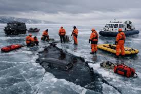 Beszakadt a jég egy kínai turistákat szállító terepjáró alatt a Bajkál-tónál