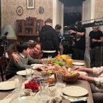 Még nem tudják, de az asztalnál valaki meghal