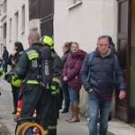 Kislányt, az édesanyát, egy idős nőt és három mentőt is kórházba kellett szállítani Csepelen