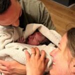 Megható mentés: percek alatt segítették világra az újszülöttet