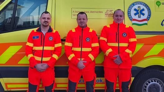 Drámai percek a bálon – idős asszony életét mentette meg a szabadnapos mentős