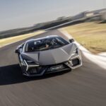 Új autót vett a magyar milliárdos, meg is mutatta