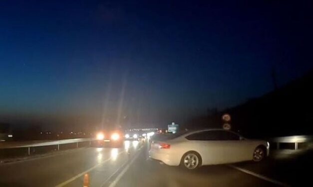 Kis híján tömegbalesetet okozott az M1-es autópályán megforduló audis + videó