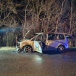 Teljes terjedelmében égett egy autó a Balatonalmádihoz vezető úton +helyszíni fotók (frissítve)