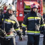 Beszorult a fal és a fűtéscső közé egy kisfiú lába Nyíregyházán, tűzoltók mentették ki